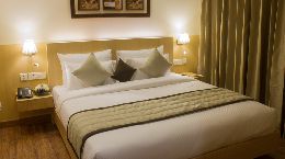 Hotel Regent Grand best hotel price in delhi provides Deluxe rooms